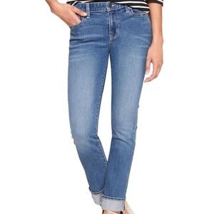 🦋 NWOT GAP Mid Rise Straight Cuff Jeans 🦋